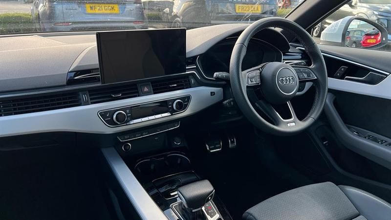 Begagnad Audi A4 S-Line 204 HK (150 kW) 2024 Vit Kombi