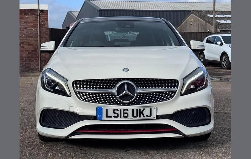 Used Mercedes A250 Premium 214 HP (157 kW) 2016 White Hatchback