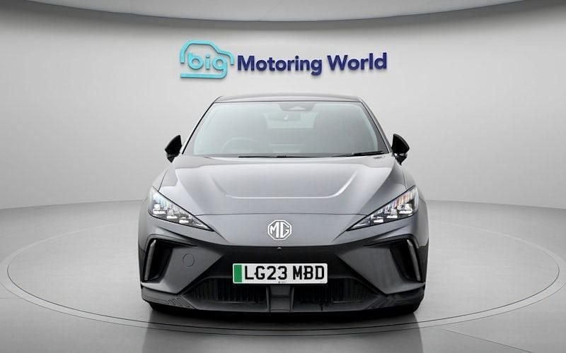 Begagnad MG MG4 EV Trophy 150 kW (204 HK) 2025 Halvkombi