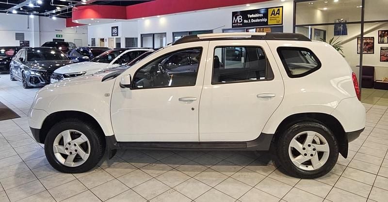 Used Dacia Duster Lauréate 110 HP (80 kW) 2013 White SUV