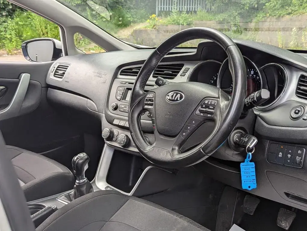 Used Kia Ceed Sportswagon 126 HP (92 kW) 2014 White Estate