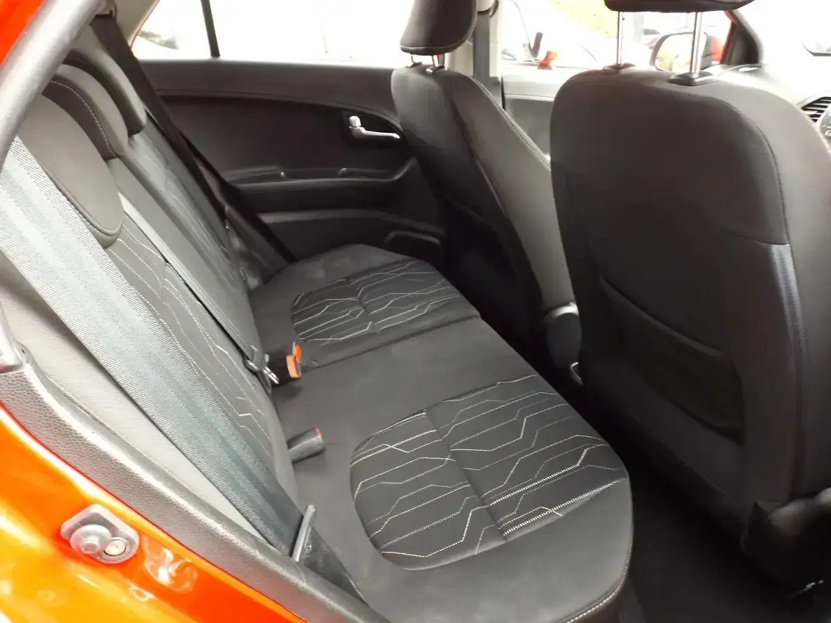 Used Kia Picanto 68 HP (50 kW) 2011 Red Hatchback