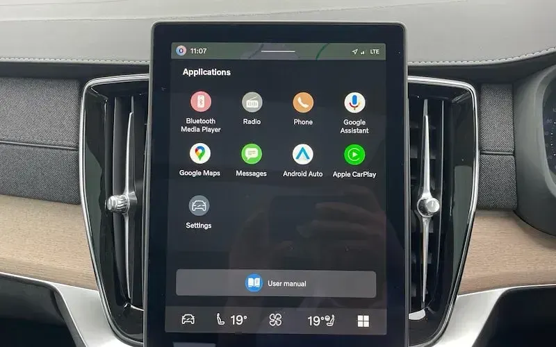 New Volvo XC90 Plus 250 HP (183 kW) 2025 Black SUV
