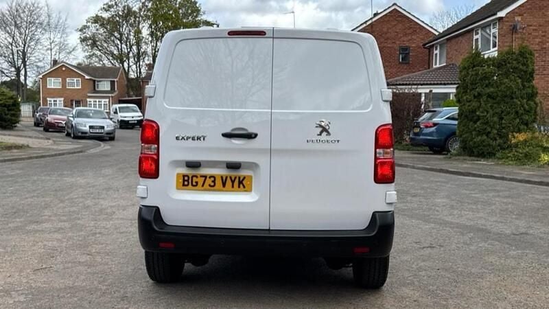 Used Peugeot Expert Premium 102 HP (75 kW) 2023 White Van