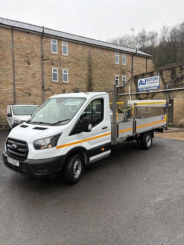 Begagnad Ford Transit 130 HK (95 kW) 2023 Vit Cab