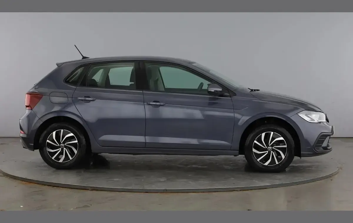 Gebraucht VW Polo Life 95 PS (69 kW) 2024 Grau Kleinwagen