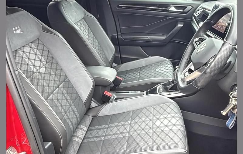 Used VW T-Roc R-line 150 HP (110 kW) 2023 Red SUV