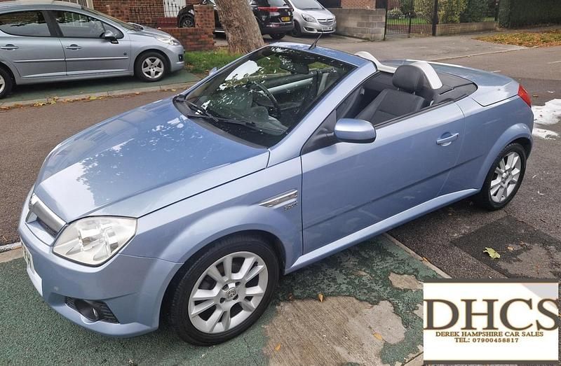 Second-hand Vauxhall Tigra Sport 90 CP (66 kW) 2006 Albastru Cabrio