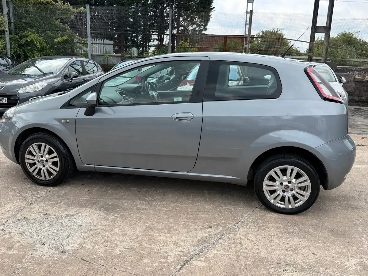 Used Fiat Punto Easy 77 HP (56 kW) 2013 Grey Hatchback