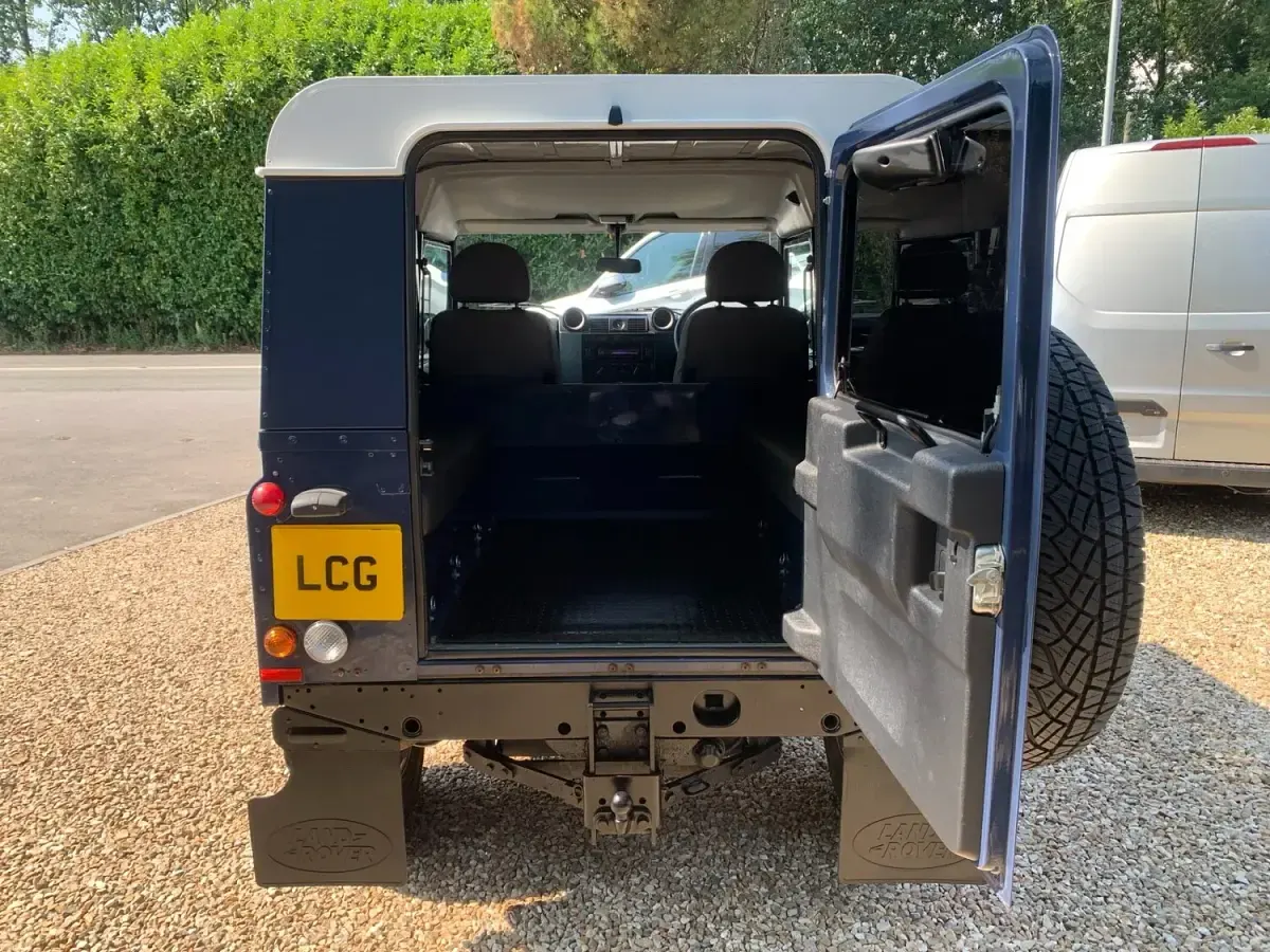 Used Land Rover Defender 120 HP (88 kW) 2012 Blue Hatchback
