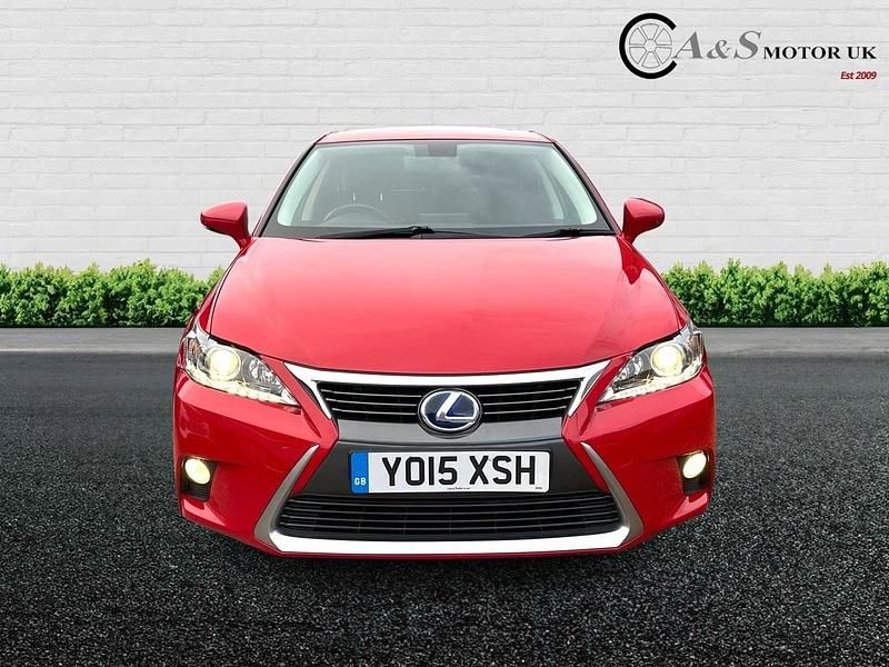 Used Lexus CT200h 134 HP (98 kW) 2015 Red Hatchback