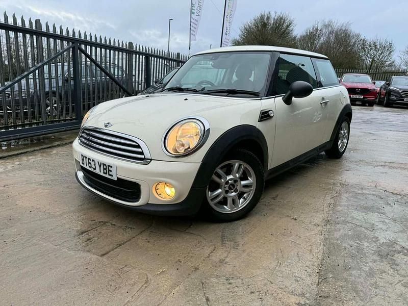 Used Mini One D Hatch 90 HP (66 kW) 2013 White Hatchback