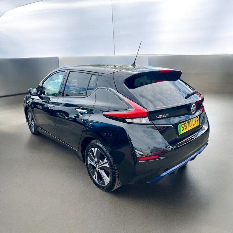Black Used 2020 Nissan Leaf N-Connecta Hatchback | £9,995 (Fair price) - Image 1/4