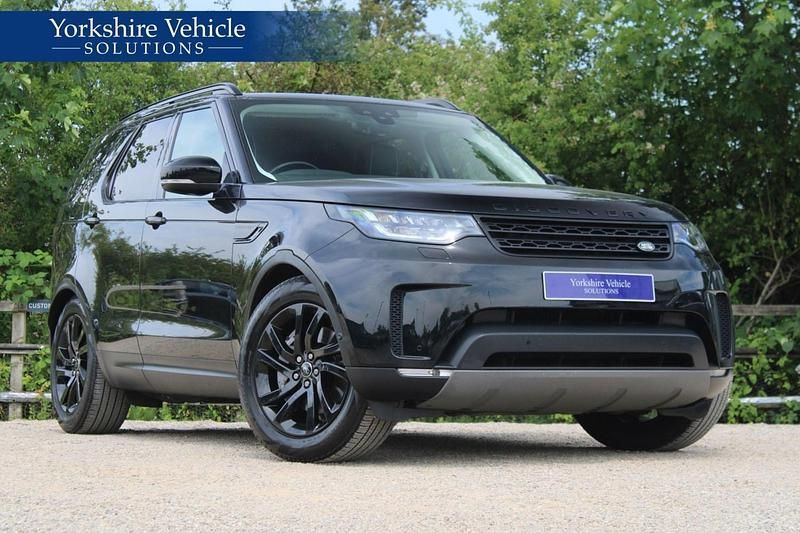Black Used 2020 Land Rover Discovery 5 HSE SUV | £25,989 (Super price) - Image 1/4