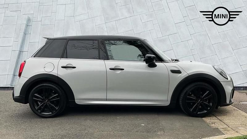 Used Mini Cooper Hatch 134 HP (98 kW) 2022 Silver Hatchback