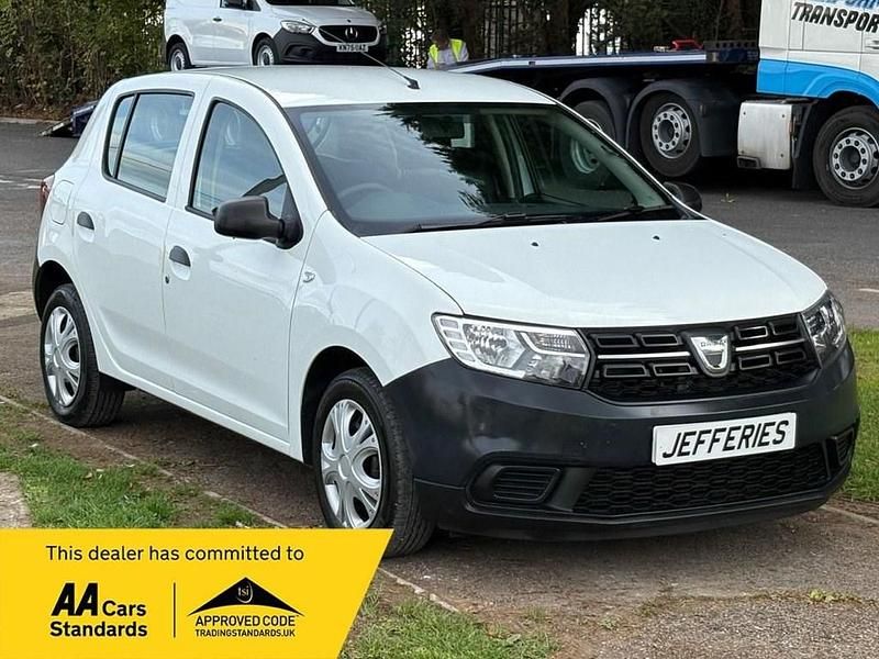 White Used 2017 Dacia Sandero Acces Hatchback | £3,995 (Fair price) - Image 1/4