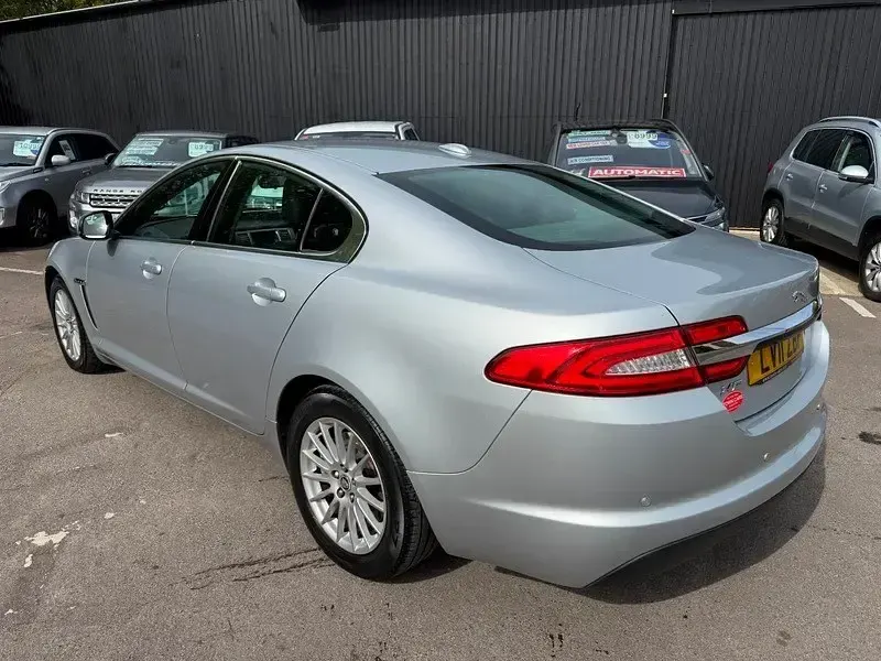 Usado Jaguar XF SE 2011 Prateado Sedan