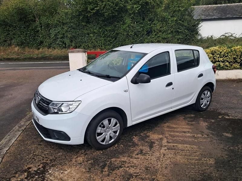 White Used 2017 Dacia Sandero Acces Hatchback | £3,695 (Fair price) - Image 1/4