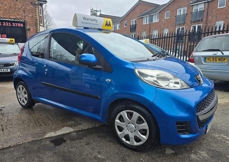 Used Peugeot 107 68 HP (50 kW) 2009 Blue Hatchback