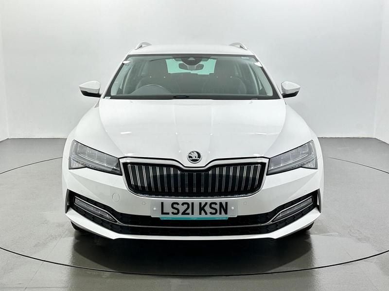 Used Skoda Superb SE Technology 218 HP (160 kW) 2021 White Estate