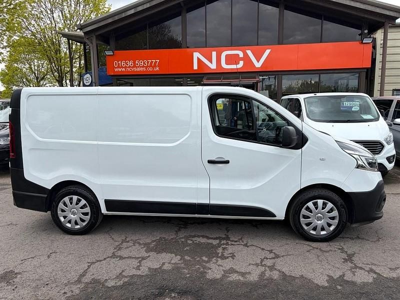 Used Renault Trafic Business 2021 White