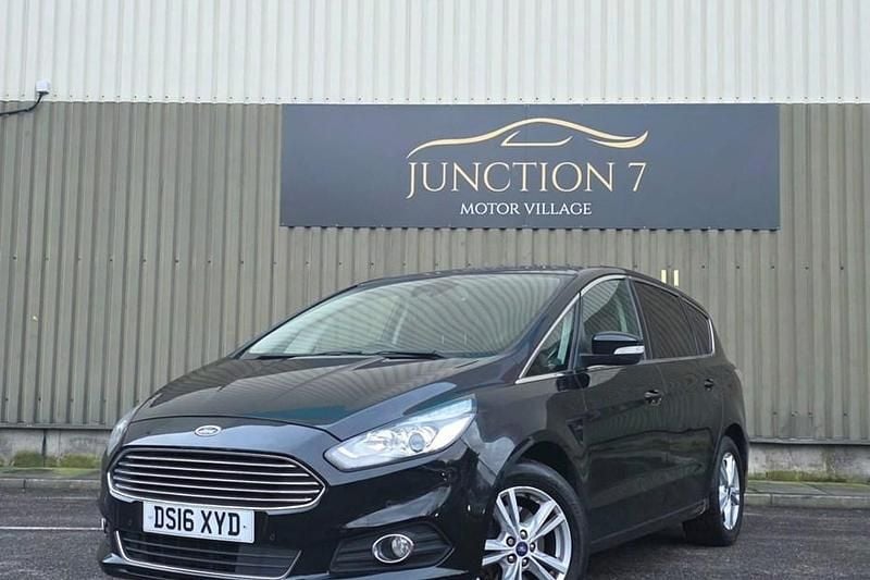 Used Ford S-MAX Titanium 150 HP (110 kW) 2016 Black MPV