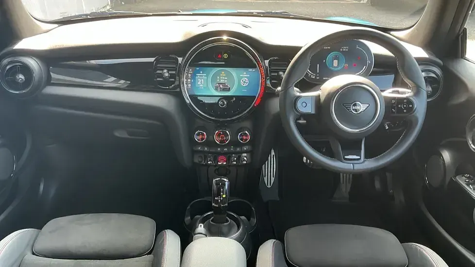 Used Mini Cooper Hatch 134 HP (98 kW) 2023 Blue Hatchback