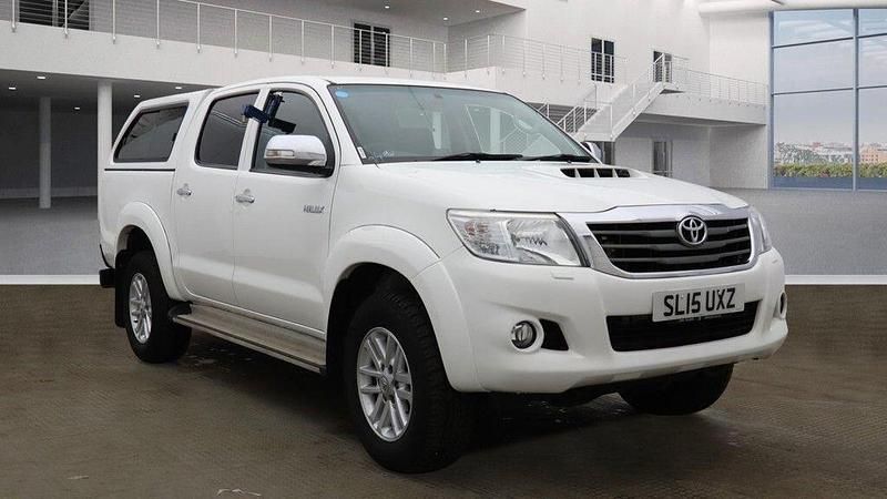 White Used 2015 Toyota HiLux Pickup | £13,990 (Fair price) - Image 1/4