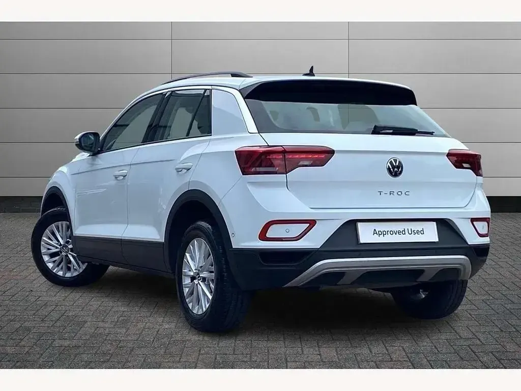 Usado VW T-Roc Life 110 HP (80 kW) 2024 Branco SUV