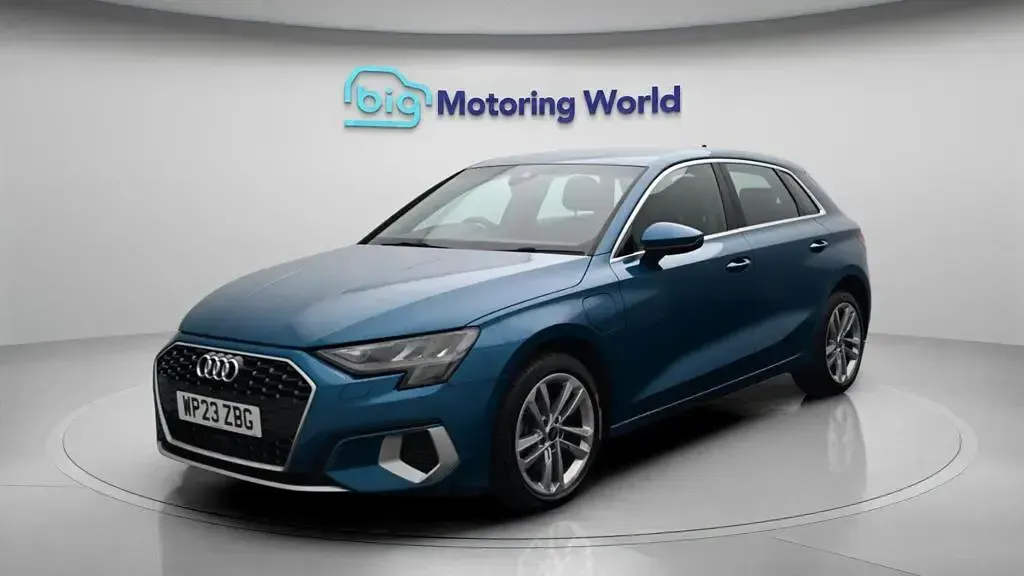 Used Audi A3 Sportback Sport 204 HP (150 kW) 2023 Blue Hatchback