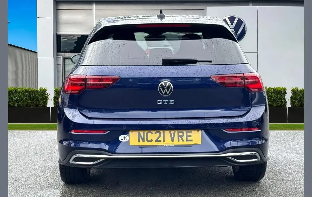 Used VW Golf VIII GTE 245 HP (180 kW) 2021 Blue Hatchback
