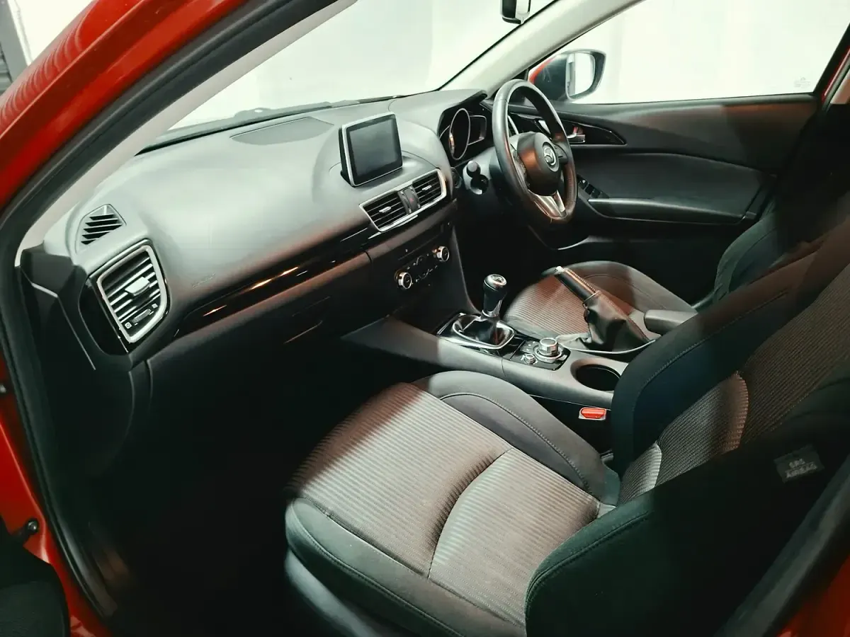 Used Mazda 3 2015 Red Hatchback