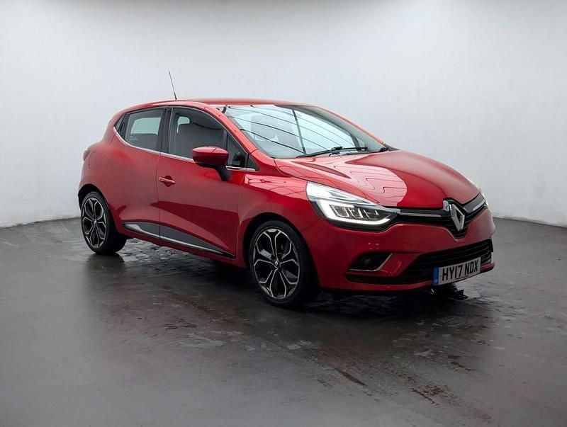 Used Renault Clio IV Dynamique 2017 Red Hatchback