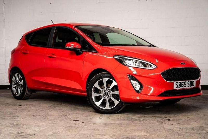 Usado Ford Fiesta Trend 85 HP (62 kW) 2019 Vermelho Citadino