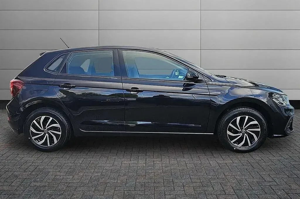 Used VW Polo Life 95 HP (69 kW) 2023 Black Hatchback