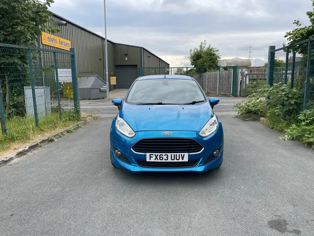 Used Ford Fiesta Titanium 2013 Blue Hatchback