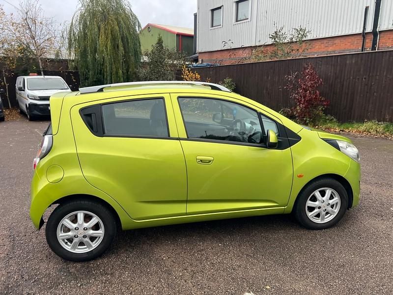 Used Chevrolet Spark LS 81 HP (59 kW) 2010 Green Hatchback