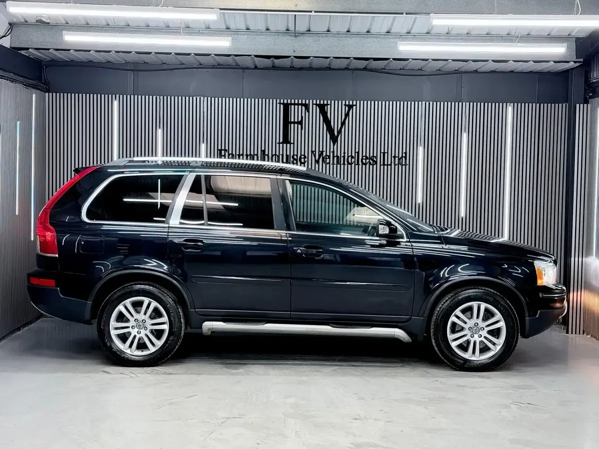 Used Volvo XC90 SE 200 HP (147 kW) 2012 Black SUV