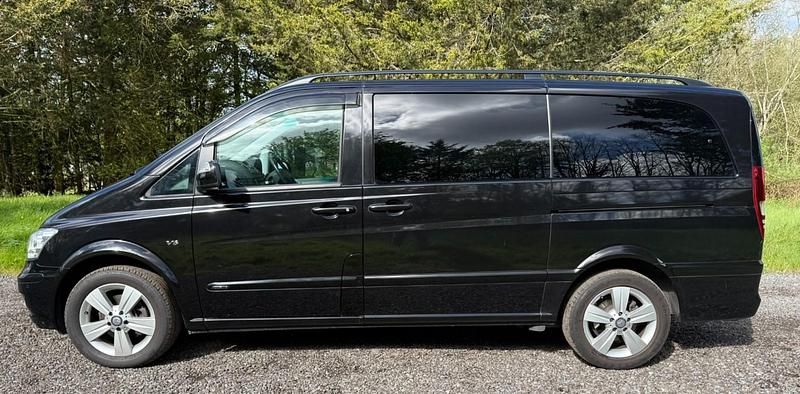 Usado Mercedes Viano 258 HP (189 kW) 2014 Preto Monovolume