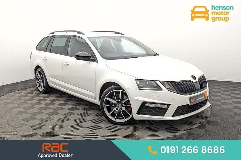 Used Skoda Octavia vRS 245 HP (180 kW) 2020 White Estate