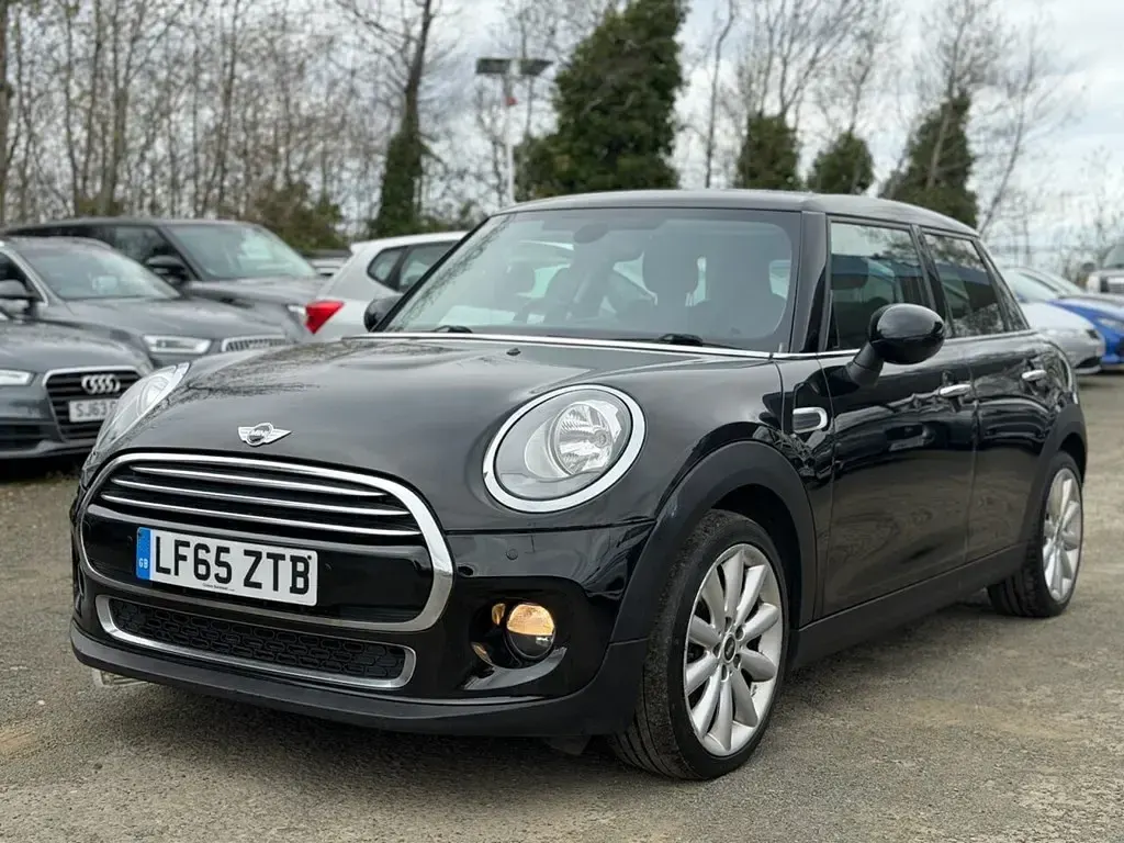 Usado Mini Cooper Hatch 136 HP (100 kW) 2016 Preto Citadino