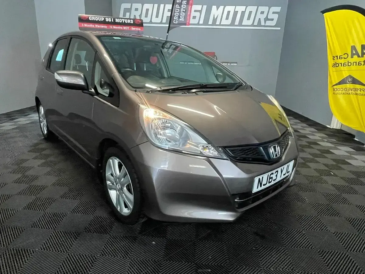 Used Honda Jazz ES 99 HP (72 kW) 2013 Brown Hatchback