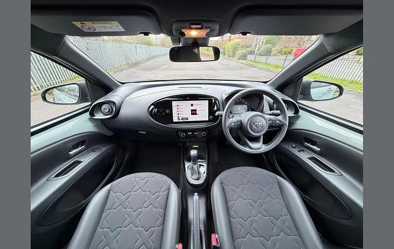 Used Toyota Aygo X 71 HP (52 kW) 2024 Green SUV