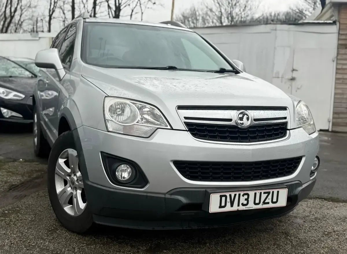 Usado Vauxhall Antara S 163 HP (119 kW) 2013 Prateado SUV