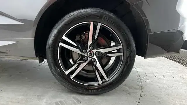 Usado Volvo XC60 R-Design 247 HP (181 kW) 2022 SUV