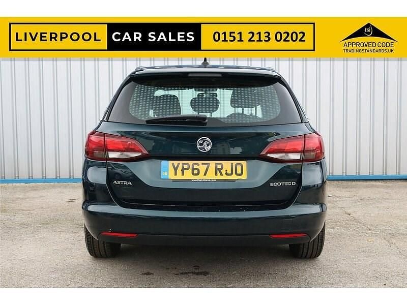 Second-hand Vauxhall Astra 110 CP (80 kW) 2017 Verde Break