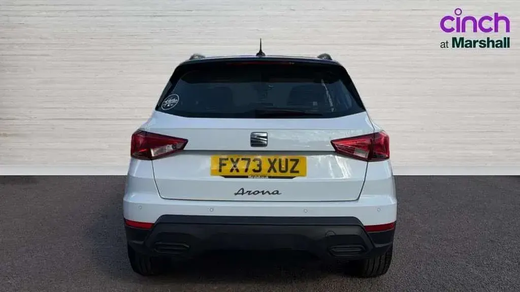 Used Seat Arona SE Technology 95 HP (69 kW) 2023 White SUV