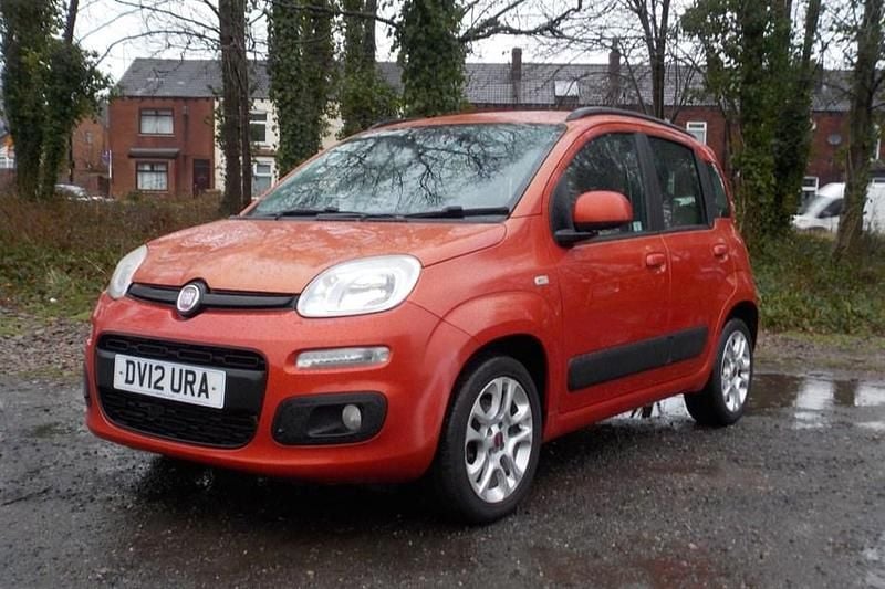 Used Fiat Panda Lounge 85 HP (62 kW) 2012 Red Hatchback