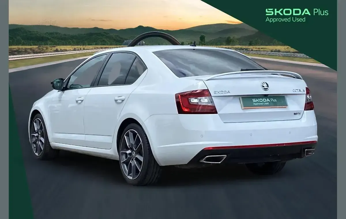 Used Skoda Octavia vRS 241 HP (177 kW) 2018 White Hatchback