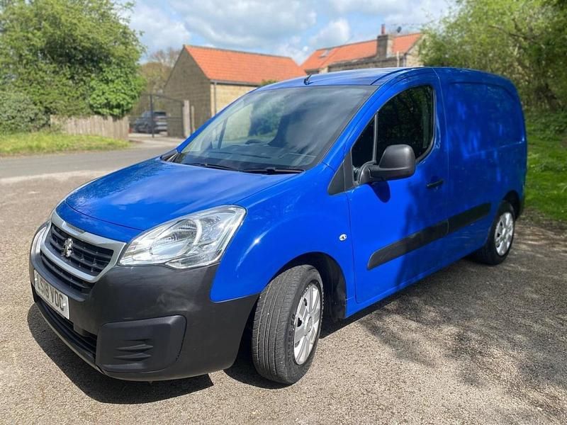 Used Peugeot Partner S 2018 Blue MPV